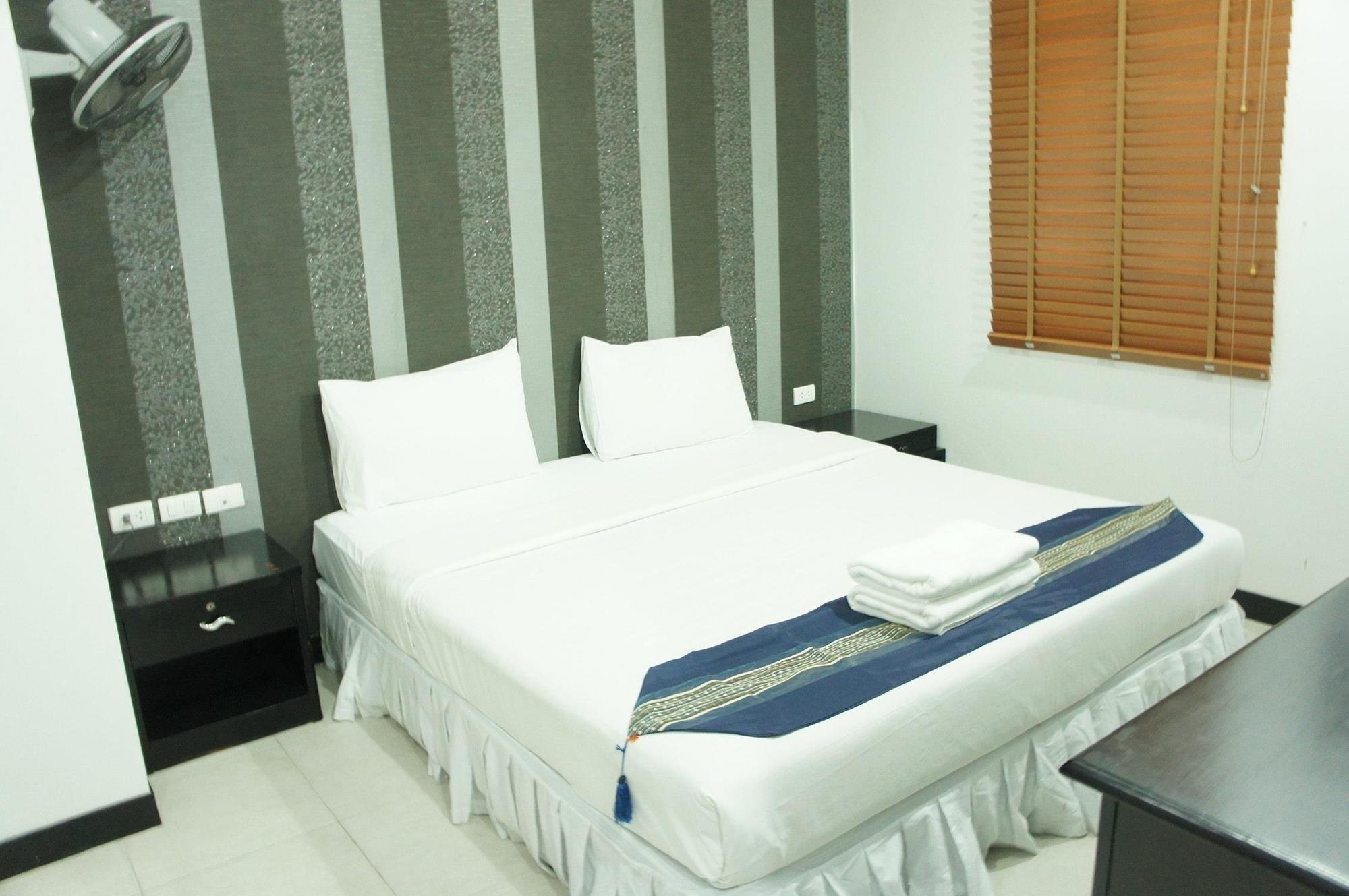 Noble House - 200 Meters Patong Beach Phuket Exteriör bild