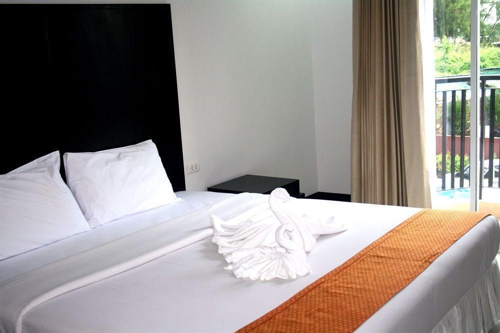 Noble House - 200 Meters Patong Beach Phuket Exteriör bild